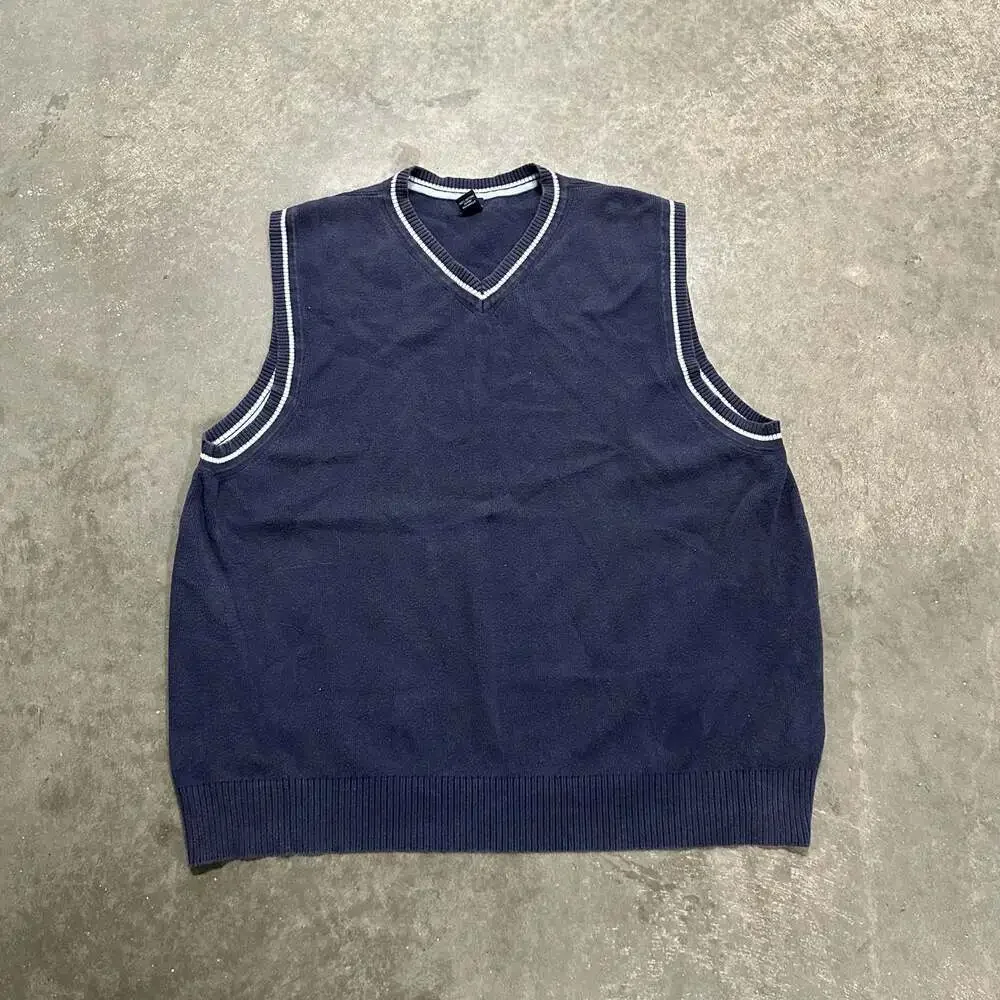 Vintage Gap Men's Navy Blue V-Neck Sleeveless Sweater Vest